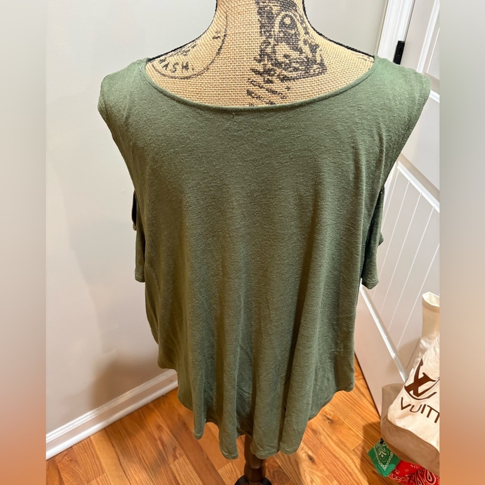 🌸WE THE FREE FREE PEOPLE Cold Shoulder Tee - Picture 5 of 7